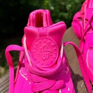 Youth Nike Huaraches size 4.5
